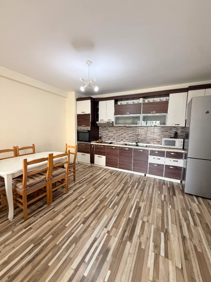 Tirane, shitet apartament 2+1+Ballkon Kati 3, 110 m² 265.000 € (Komuna e Parisit)