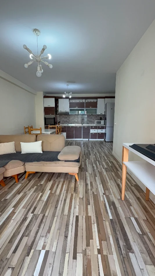Tirane, shitet apartament 2+1+Ballkon Kati 3, 110 m² 265.000 € (Komuna e Parisit)