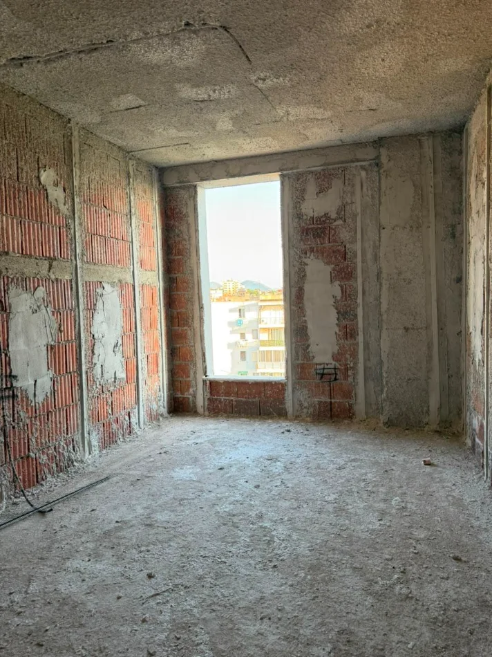 Tirane, shitet apartament 1+1+Ballkon , 79 m² 120.300 € (Ali Demi)