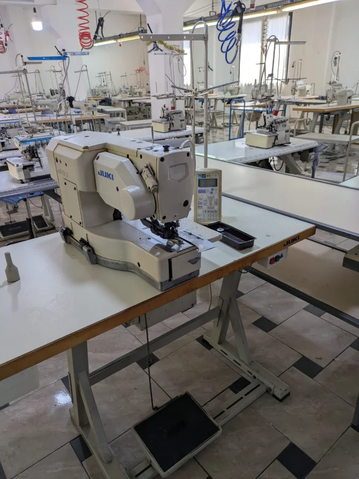 Tirane, shes Makine qepese Shes makineri dhe hekura per fasoneri
