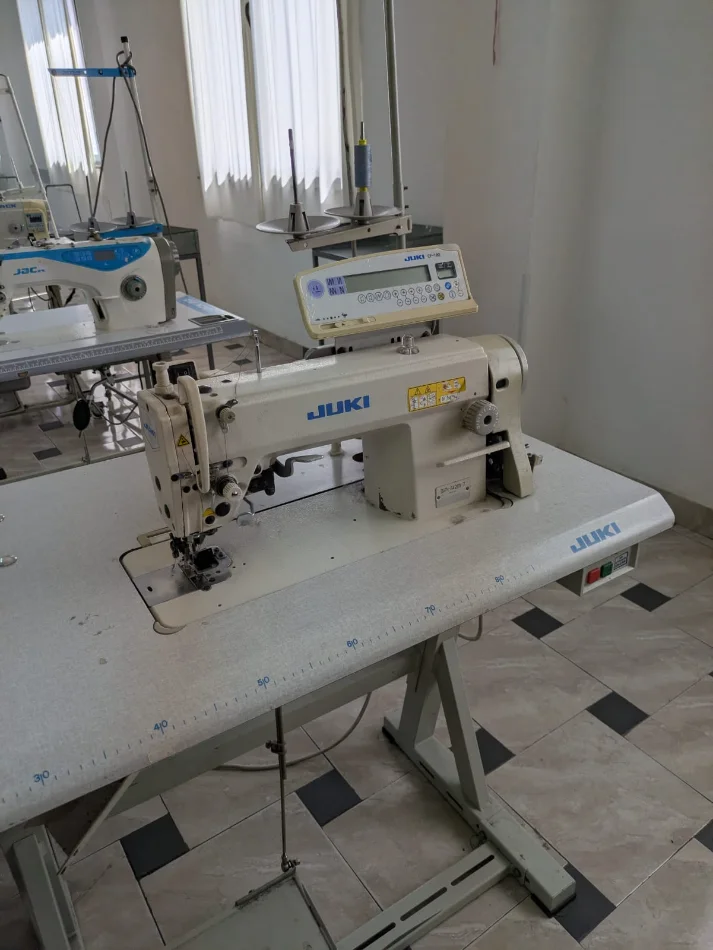 Tirane, shes Makine qepese Shes makineri dhe hekura per fasoneri