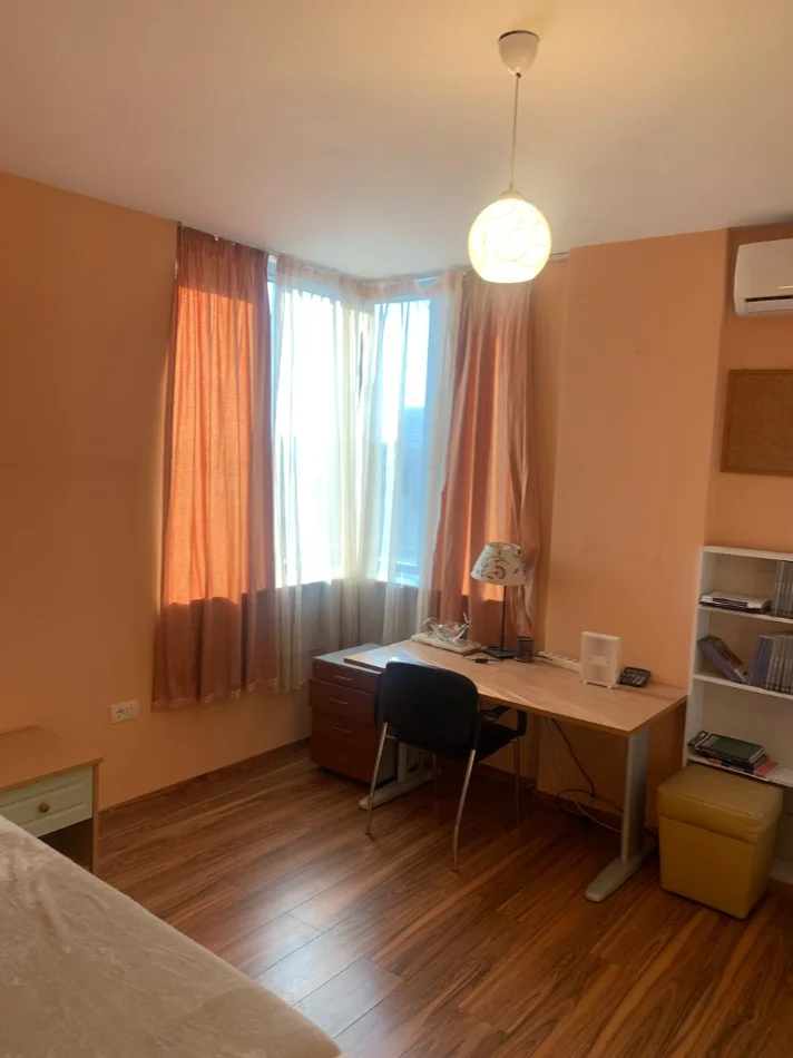 Tirane, jepet me qera apartament 2+1+Ballkon Kati 4, 110 m² 902 € 