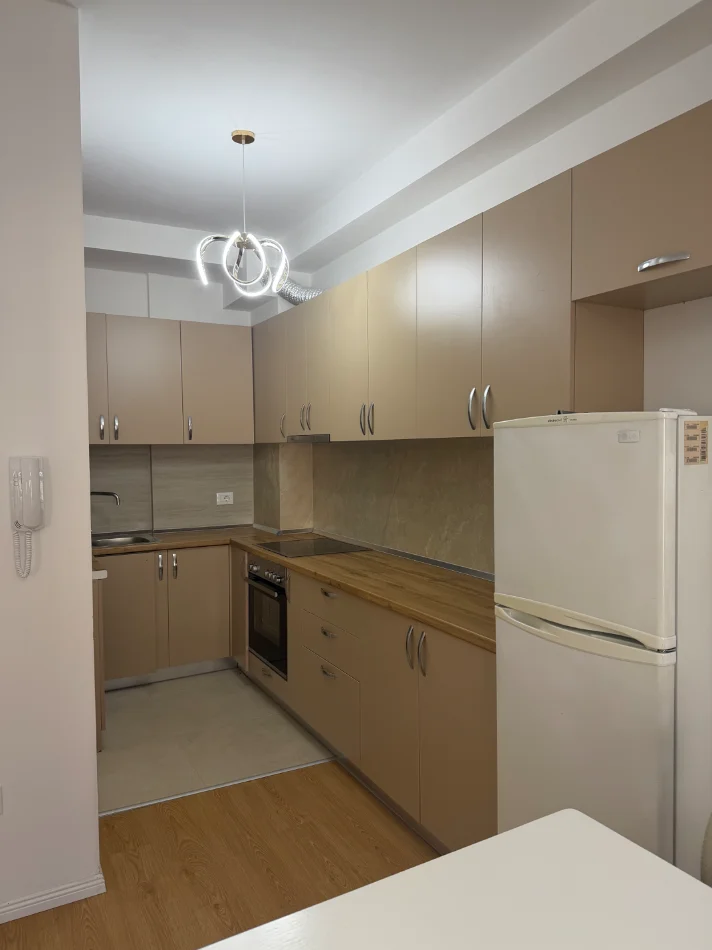 Tirane, jepet me qera apartament 1+1 Kati 3, 64 m² 550 € (rruga don bosko , jordan misja)
