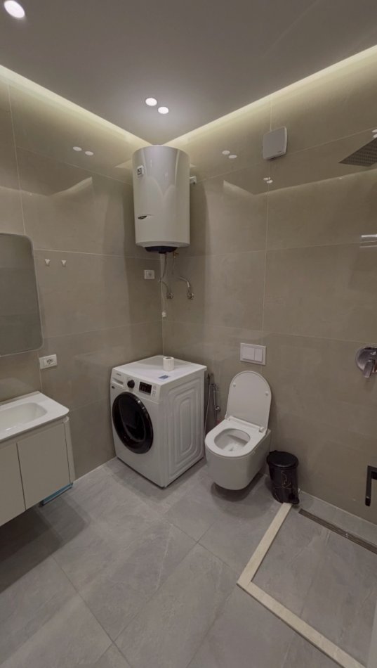 Tirane, jap me qera apartament 2+1 Kati 1, 95 m² 1.100 €