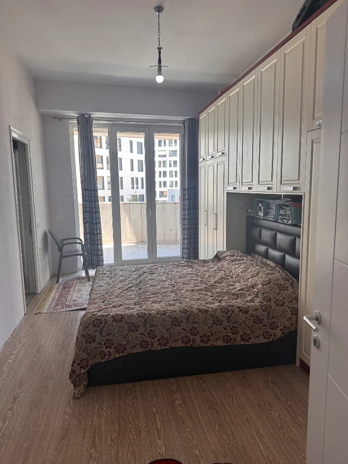 Tirane, shes apartament 3+1+Ballkon Kati 3, 180 m² 397.000 € (Rruga Frosina Plaku)
