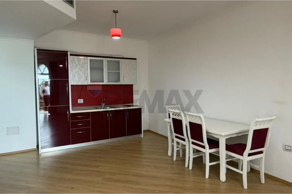 Tirane, shitet apartament 2+1 Kati 9, 85 m² 135.000 € (Farke)