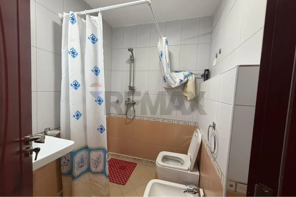 Tirane, shitet apartament 2+1 Kati 9, 85 m² 135.000 € (Farke)