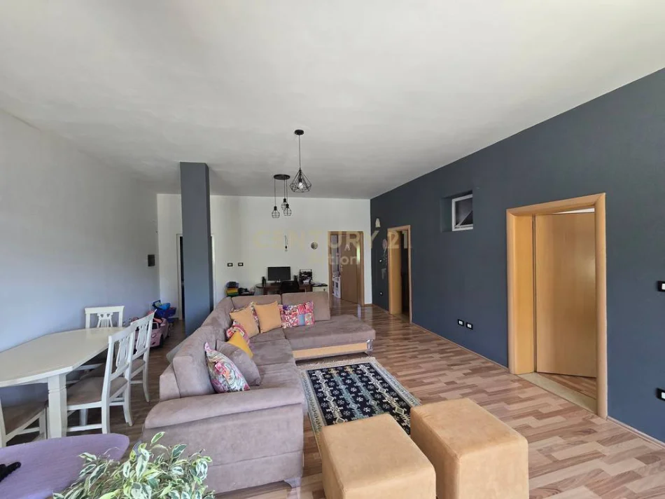 Tirane, shitet apartament 2+1 Kati 1, 120 m² 120.000 € (Allias)