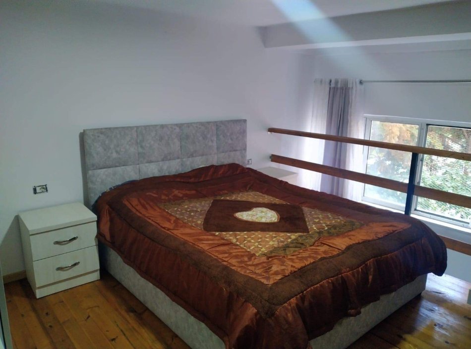 Tirane, jap me qera apartament duplex 1+1 Kati 1, 35 m² 350 € (Don bosko)