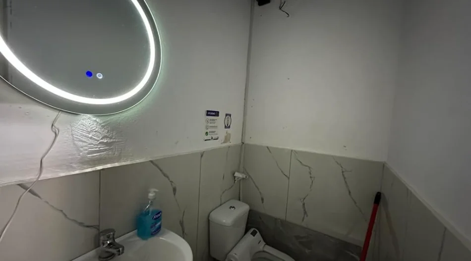 Tirane, shitet ambjent biznesi Kati 0, 66 m² 