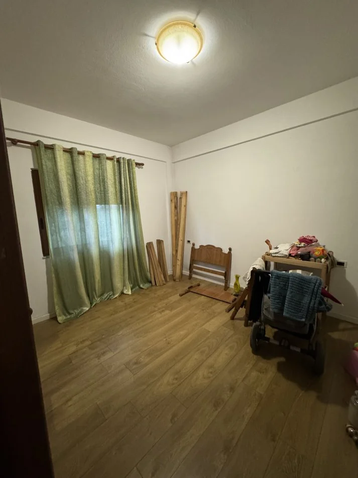 Tirane, jepet me qera apartament 2+1+Ballkon Kati 1, 100 m² 350 € (Sanatorium)
