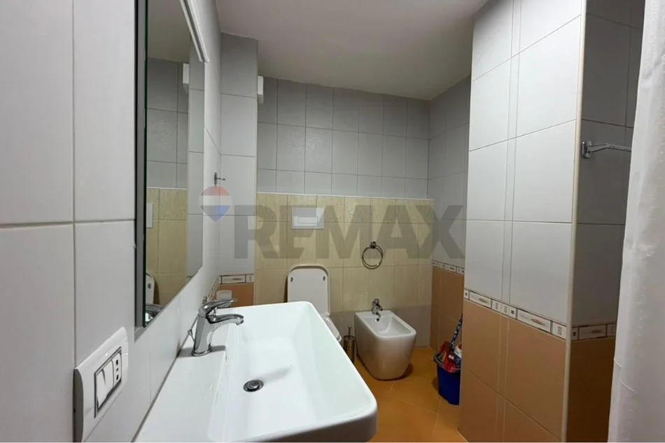 Tirane, shitet apartament 2+1 Kati 3, 83 m² 121.370 € (Farke)