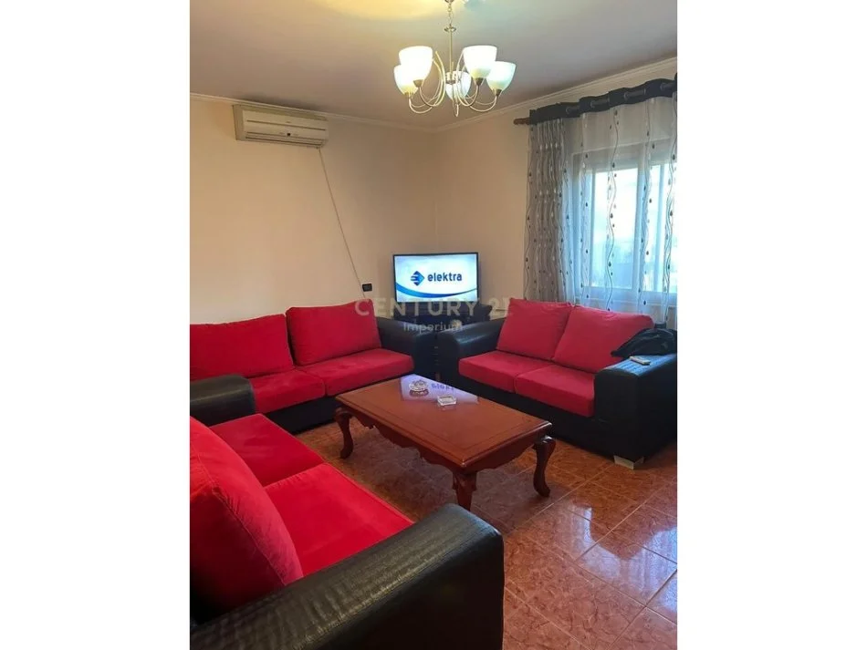 Tirane, jepet me qera apartament 2+1 Kati 2, 120 m² 450 € 