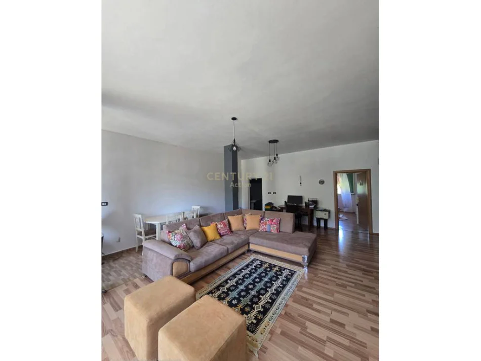 Durres, shitet shtepi Vile 3 Katshe , 210 m² 190.000 € (Durres)