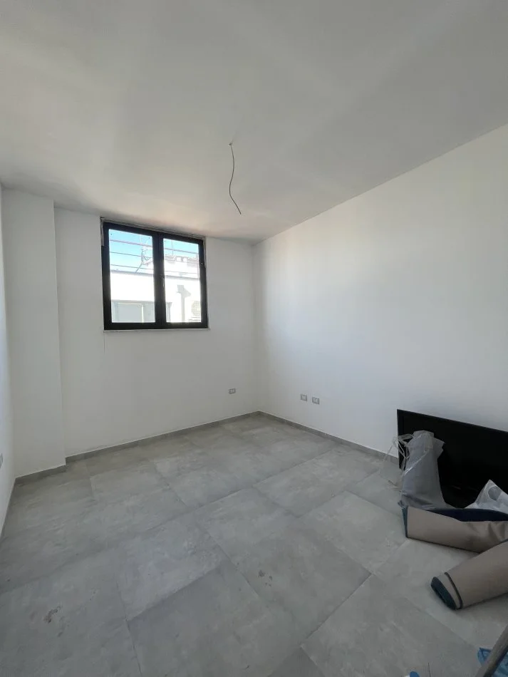 Tirane, shitet apartament 2+1+Ballkon Kati 5, 108 m² 135.000 € (Rruga ali shefqeti)