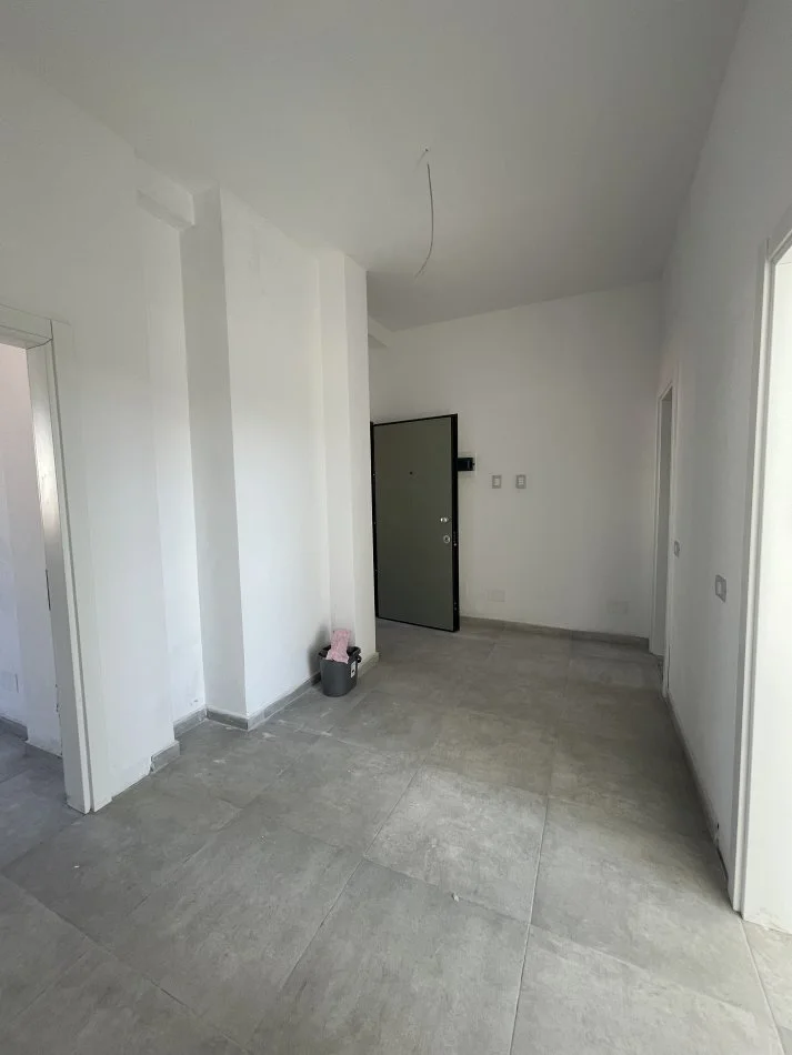 Tirane, shitet apartament 2+1+Ballkon Kati 5, 108 m² 135.000 € (Rruga ali shefqeti)