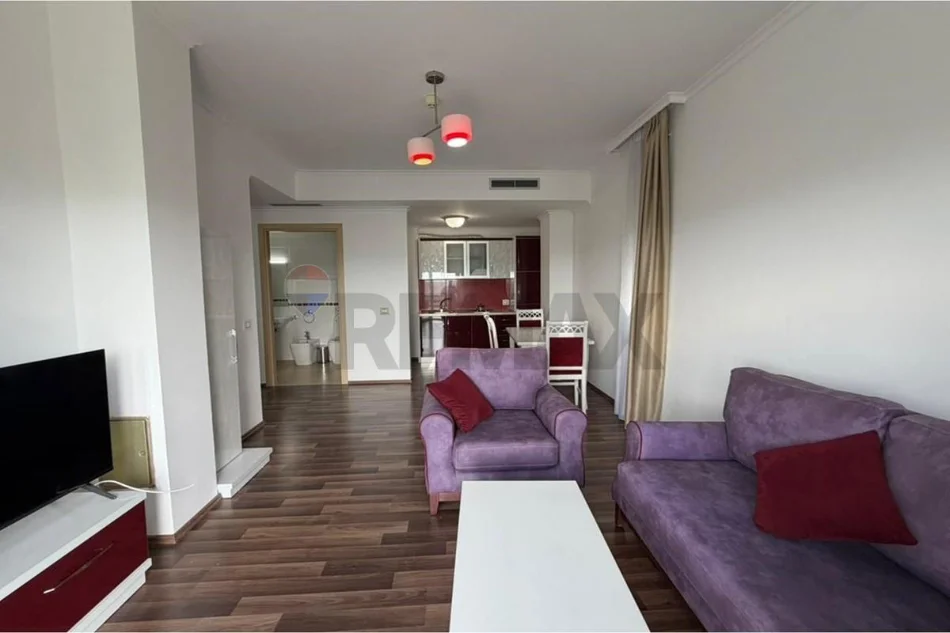 Tirane, shitet apartament 1+1 Kati 4, 88 m² 128.570 € (Farke)