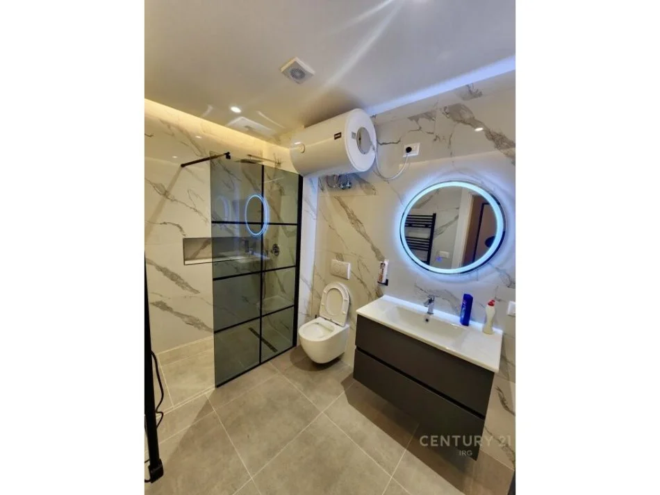 Tirane, jepet me qera apartament 2+1 Kati 2, 90 m² 650 €