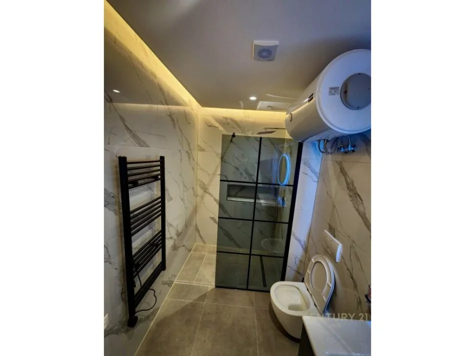 Tirane, jepet me qera apartament 2+1 Kati 2, 90 m² 650 €