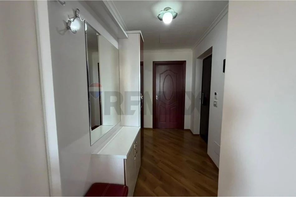 Tirane, shitet apartament 1+1 Kati 1, 83 m² 121.379 € (Farke)