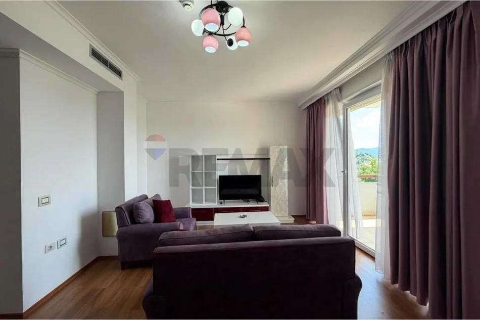 Tirane, shitet apartament 1+1 Kati 1, 83 m² 121.379 € (Farke)