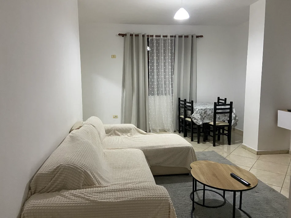 Tirane, jepet me qera apartament 1+1 Kati 7, 1 m² 400 € (Tom plezha shkolla re astir)