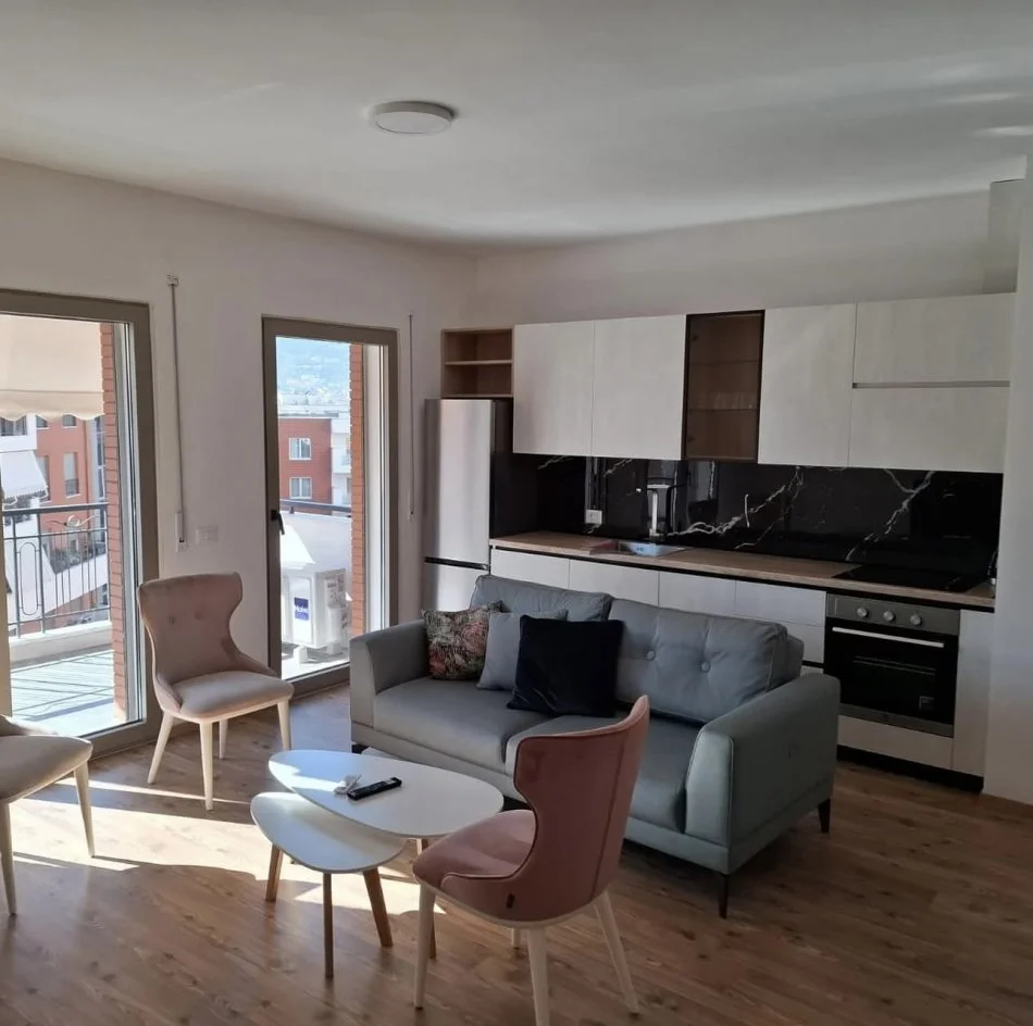 Tirane, jepet me qera apartament Kati 6, 65 m² 600 € 