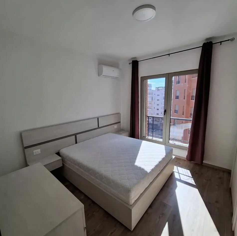 Tirane, jepet me qera apartament Kati 6, 65 m² 600 € 