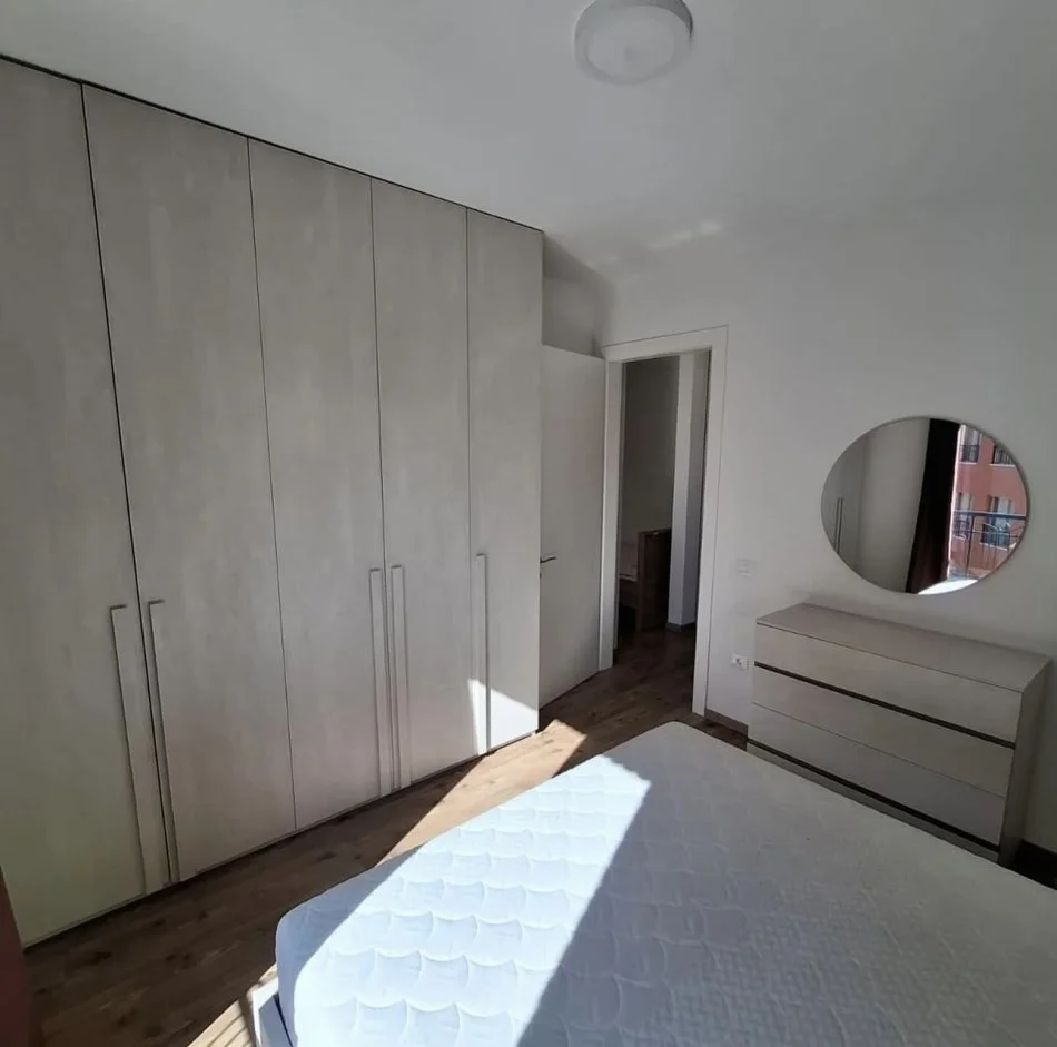 Tirane, jepet me qera apartament Kati 6, 65 m² 600 € 
