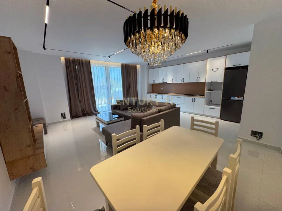 Tirane, jepet me qera apartament 2+1+Ballkon Kati 1, 127 m² 1.000 € 
