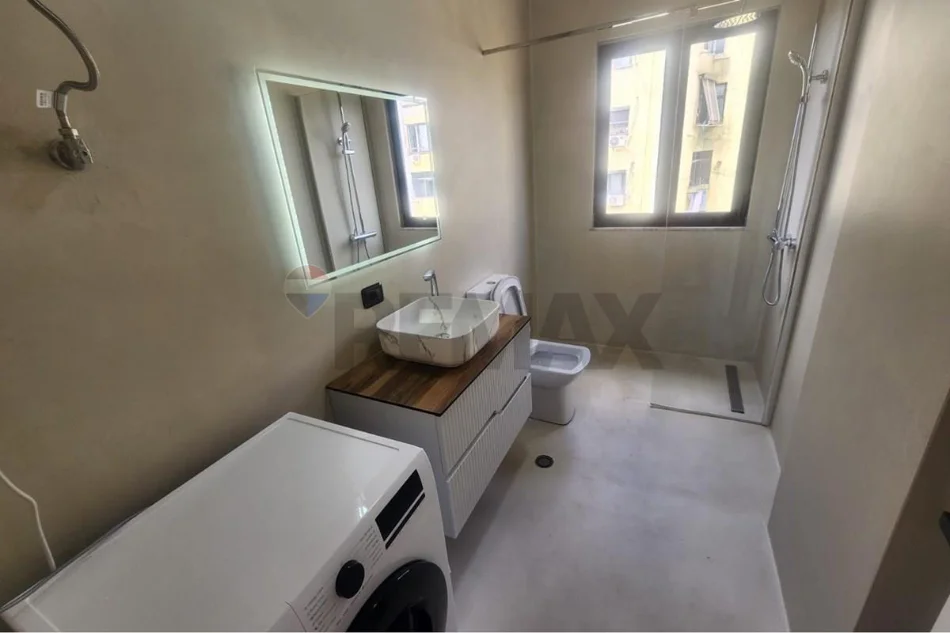 Tirane, shitet apartament 2+1 , 105 m² 250.900 € 
