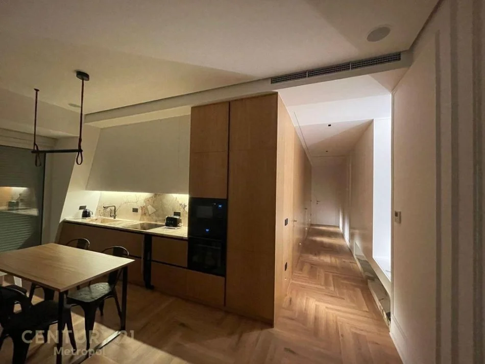 Tirane, jepet me qera apartament 2+1 Kati 1, 120 m² 2.200 € 