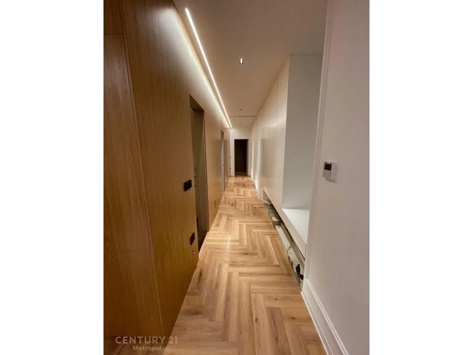 Tirane, jepet me qera apartament 2+1 Kati 1, 120 m² 2.200 € 