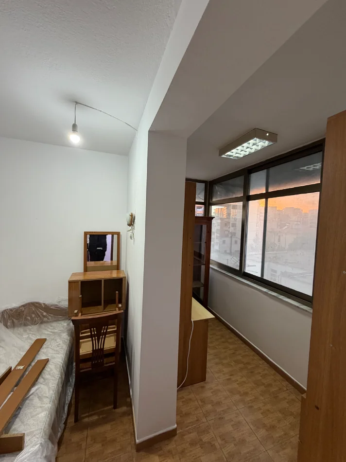 Tirane, jepet me qera apartament 2+1+Ballkon Kati 5, 70 m² 55.000 € 