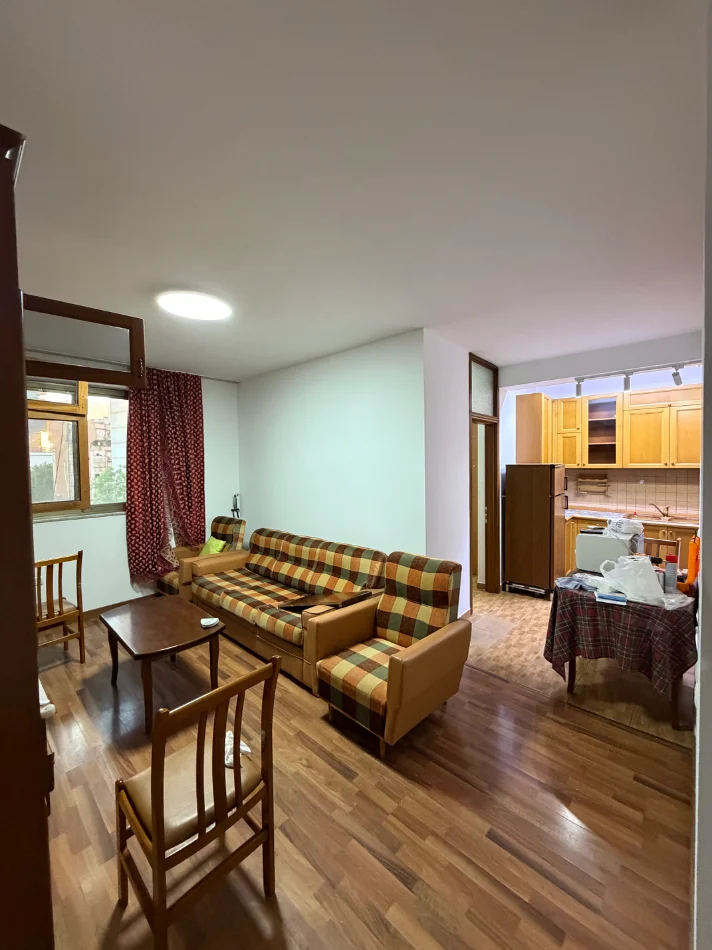 Tirane, jepet me qera apartament 2+1+Ballkon Kati 5, 70 m² 55.000 € 
