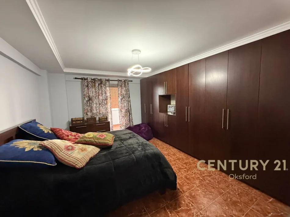 Tirane, shitet apartament 2+1+Ballkon Kati 10, 107 m² 157.000 € 