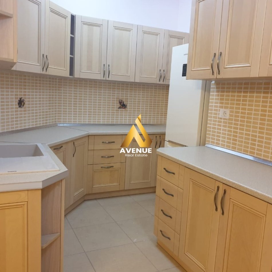 Tirane, shitet apartament duplex 3+1+Ballkon Kati 2, 211 m² 