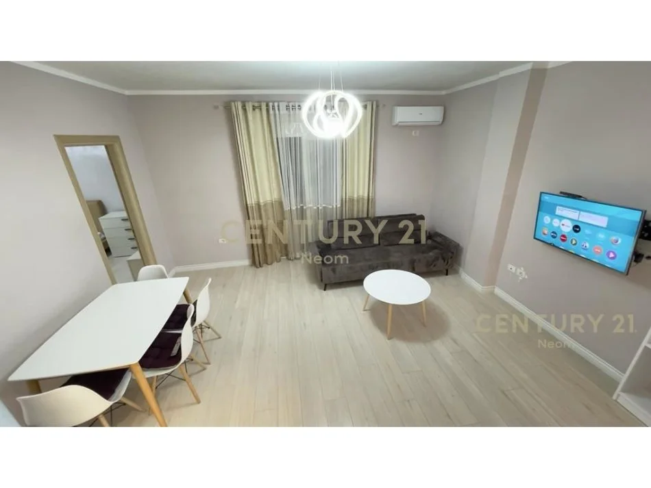 Tirane, jepet me qera apartament 1+1+Ballkon Kati 2, 70 m² 530 € 