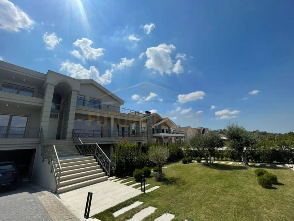 Tirane, jepet me qera Vile Kati 3, 208 m² 10.000 € 