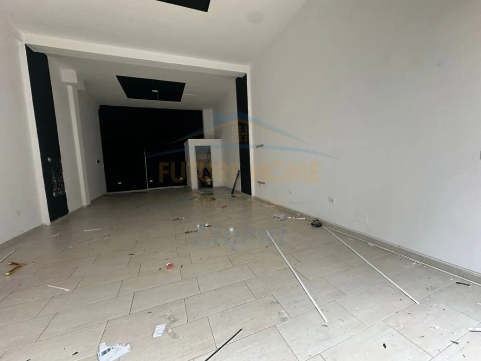 Tirane, jepet me qera ambjent biznesi Kati 0, 63 m² 500 €