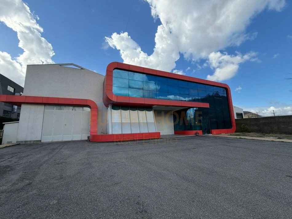 Tirane, jepet me qera Kati 0, 2.000 m² 7.000 €