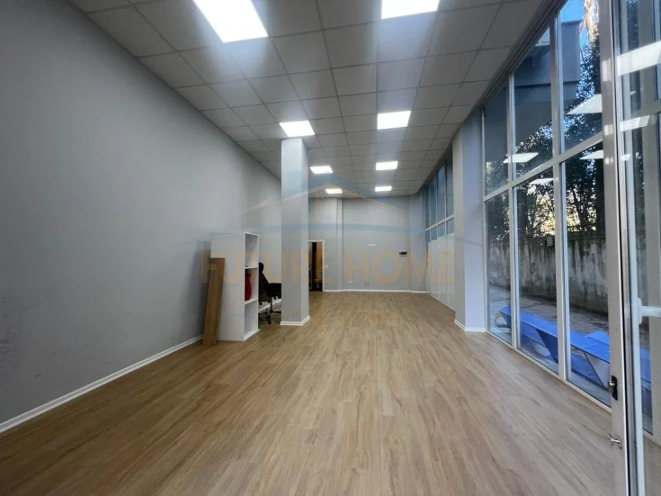 Tirane, shitet ambjent biznesi Kati 0, 59 m² 125.000 €
