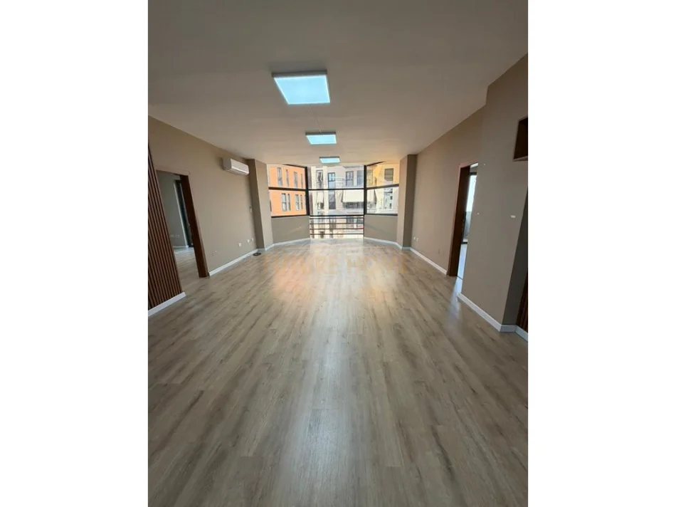 jepet me qera apartament Kati 6, 127 m² 1.300 €