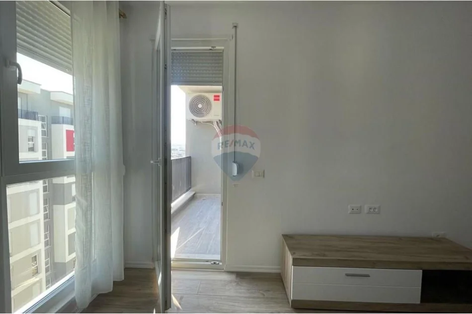 Tirane, qira 2+1+Ballkon , (Univers City)