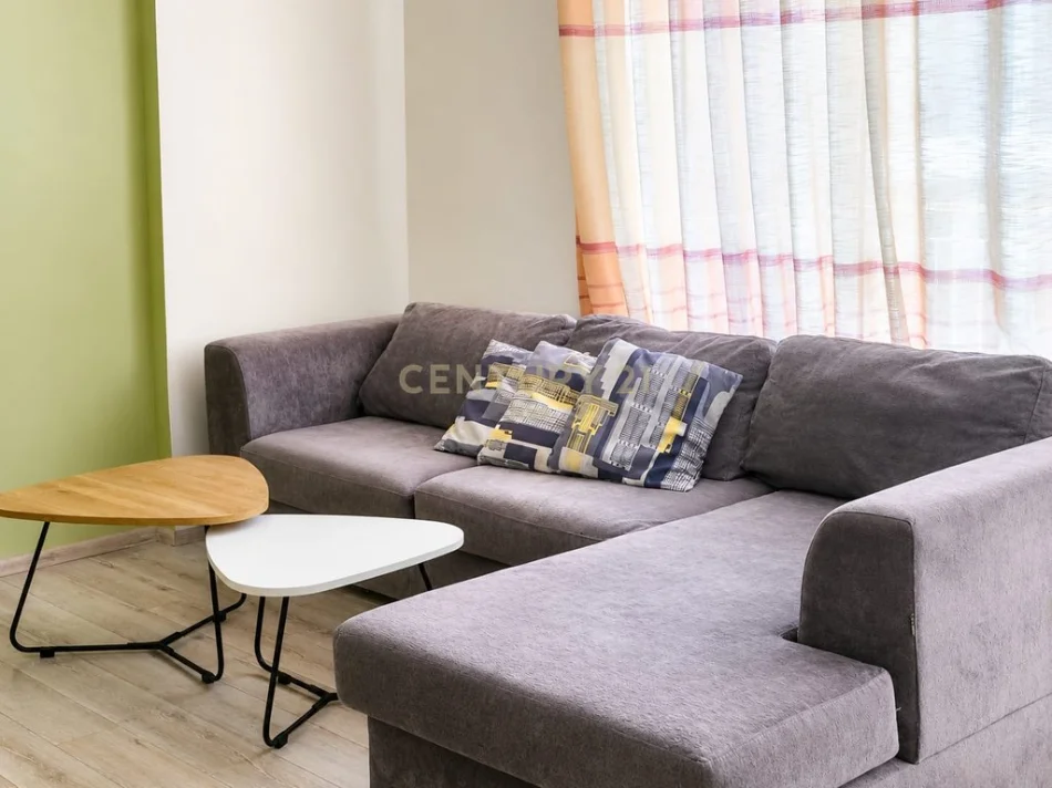 Tirane, jepet me qera apartament 2+1 Kati 4, 100 m² 700 € (Koptshi botanik)