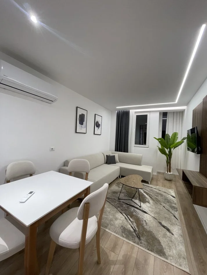 Tirane, shitet apartament 1+1+Ballkon Kati 5, 70 m² 175.000 € (Rruga fortuzi)
