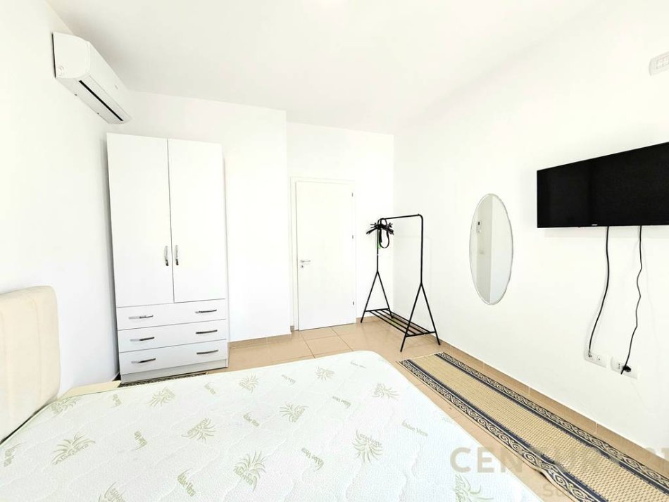 Tirane, jepet me qera 1+1 Kati 2, 72 m² 550 € 