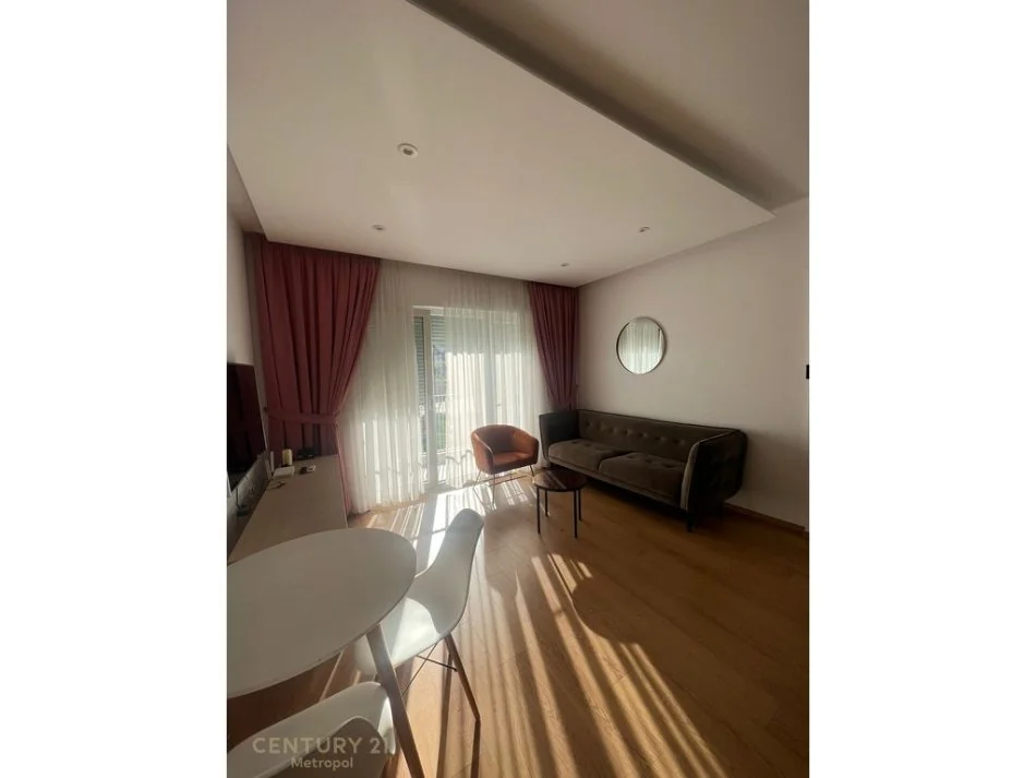 Tirane, jepet me qera apartament 1+1 Kati 1, 62 m² 650 € 