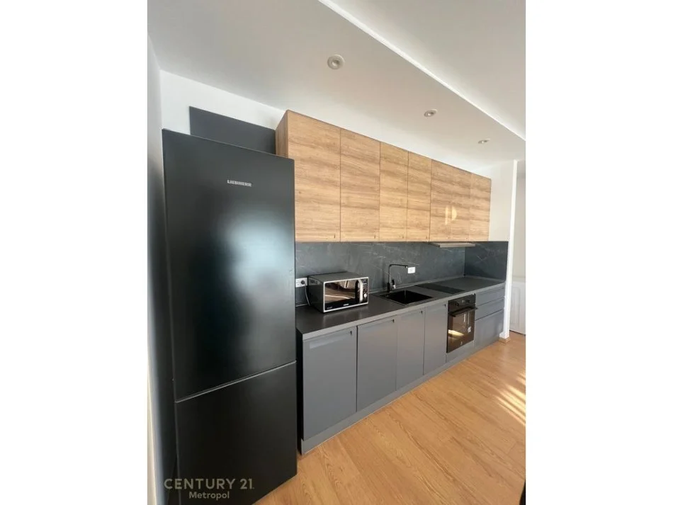 Tirane, jepet me qera apartament 1+1 Kati 1, 62 m² 650 € 