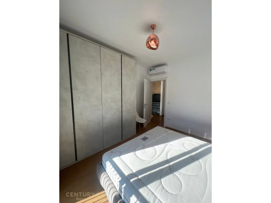 Tirane, jepet me qera apartament 1+1 Kati 1, 62 m² 650 € 